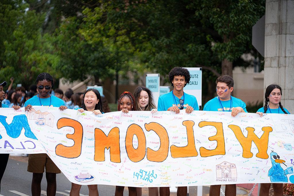 Welcome New Students banner with Orientation Team from Fall 2023